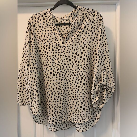 Lush Plus Blouse V-Neck Button Up Sleeves Size XXL - Picture 1 of 6
